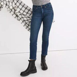 Madewell Petite Curvy Stovepipe Jeans in Dahill Wash 24P